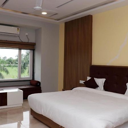 Hotel Savitri Signature Narsinghpur Extérieur photo