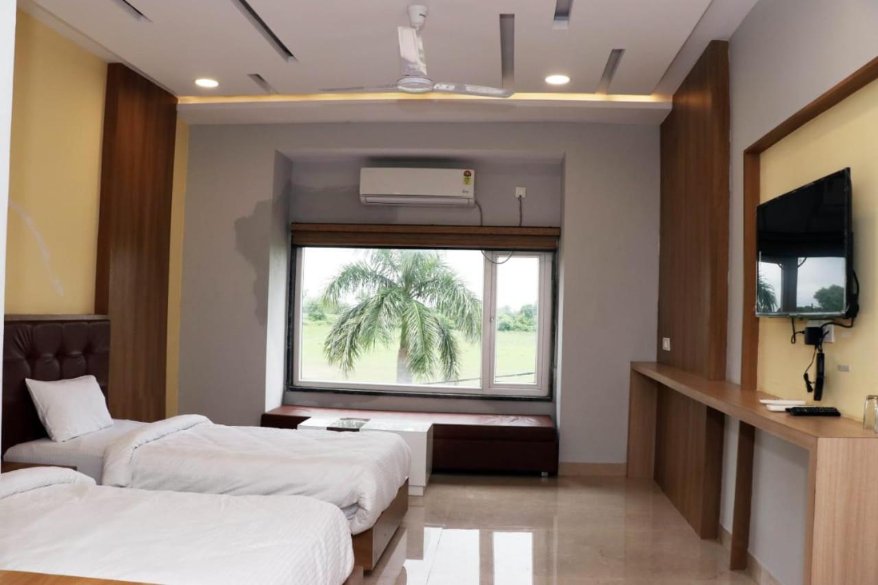 Hotel Savitri Signature Narsinghpur Extérieur photo